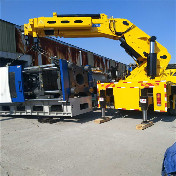 惠来 大吨位折臂吊出租费用解析：一小时租赁多少钱