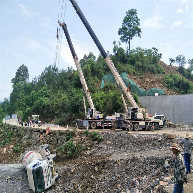 惠来汽车掉沟里叫吊车救援要多少钱